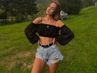 BarbieRaw's Live cam submissive Profile Image