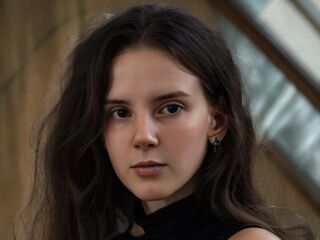 EleneFares's Chaturbate live cam girls Profile Image
